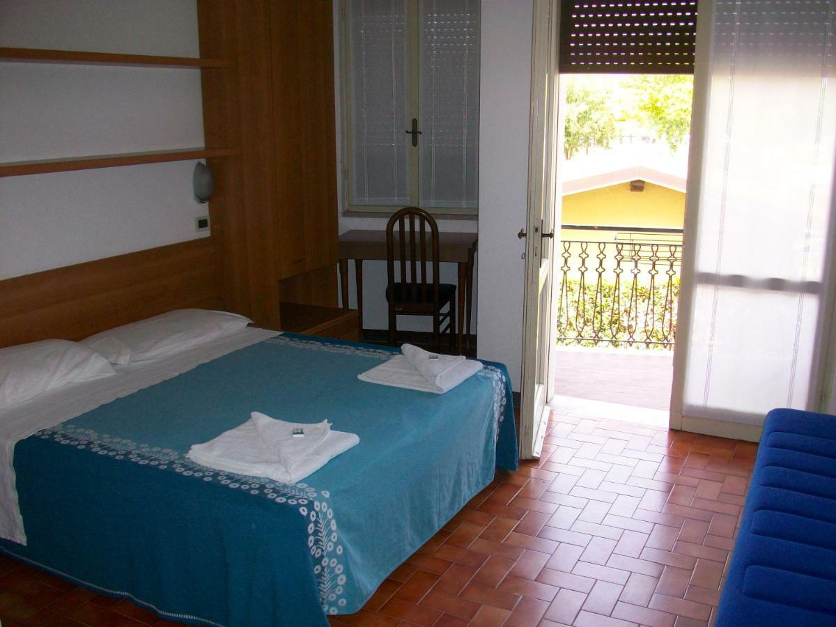 Hotel La Romantica Manerba del Garda Exterior foto